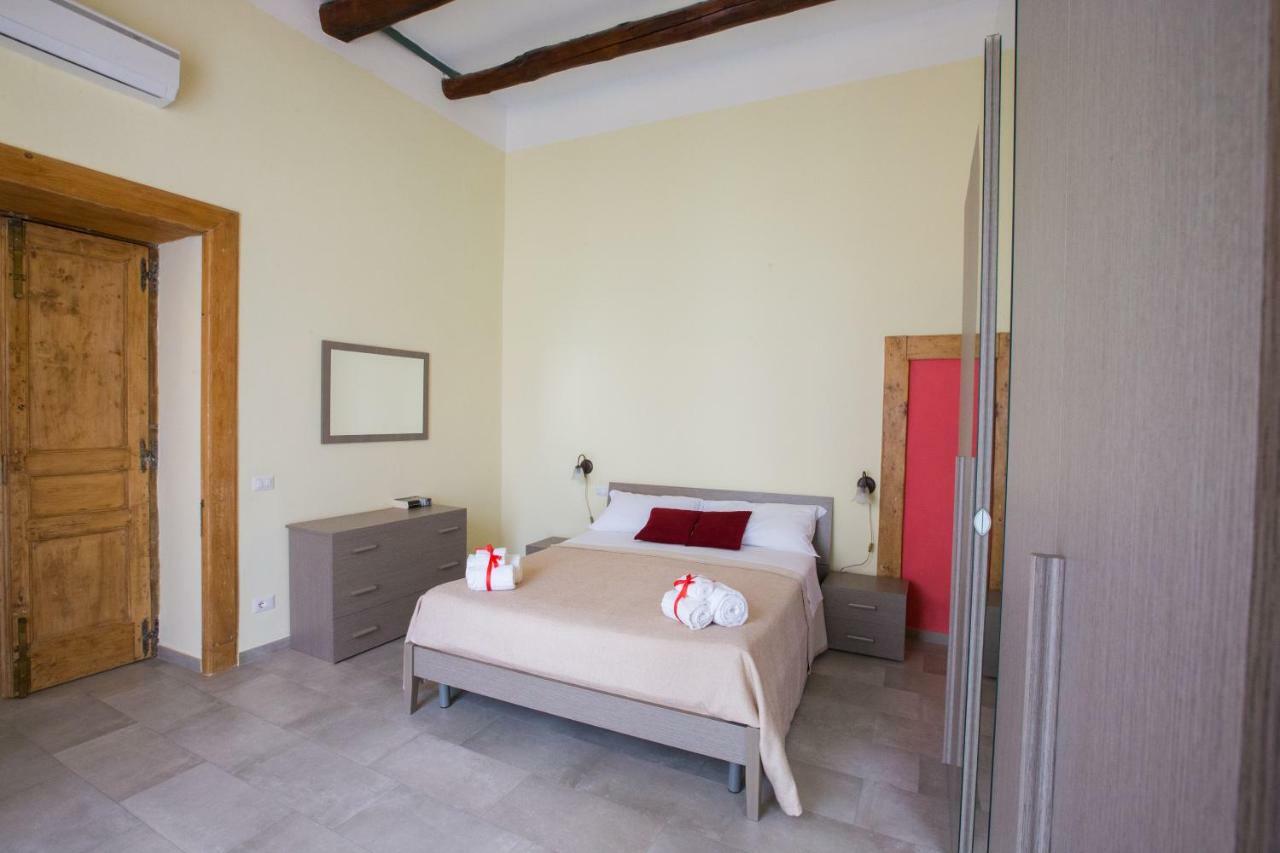 La Fontana Di Rua Catalana Apartment Naples Exterior photo